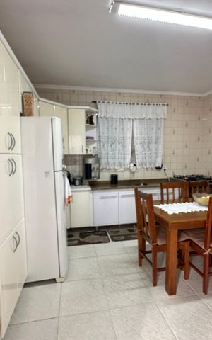 Casa à venda com 295m², 5 quartos e 2 vagasCozinha