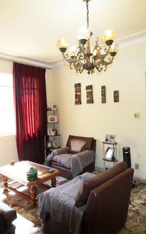 Casa à venda com 480m², 2 quartos e 5 vagasSala