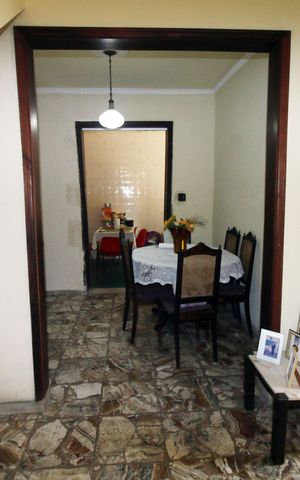 Casa à venda com 480m², 2 quartos e 5 vagasSala