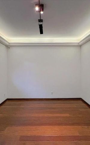 Apartamento para alugar com 180m², 4 quartos e 1 vaga