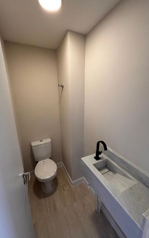 Apartamento à venda com 105m², 2 quartos e 2 vagas Apartamento à venda com 105m², 2 quartos e 2 vagasLavabo