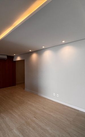 Apartamento à venda com 105m², 2 quartos e 2 vagas Apartamento à venda com 105m², 2 quartos e 2 vagasSala
