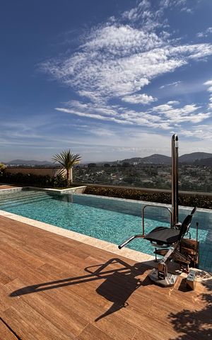 Apartamento à venda com 105m², 2 quartos e 2 vagas Apartamento à venda com 105m², 2 quartos e 2 vagasPiscina