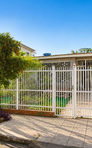 Casa para alugar com 128m², 3 quartos e 5 vagas Casa para alugar com 128m², 3 quartos e 5 vagasFachada
