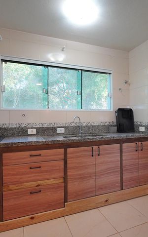 Casa para alugar com 300m², 2 quartos e 2 vagasCozinha