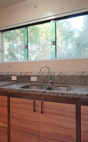 Casa para alugar com 300m², 2 quartos e 2 vagasCozinha