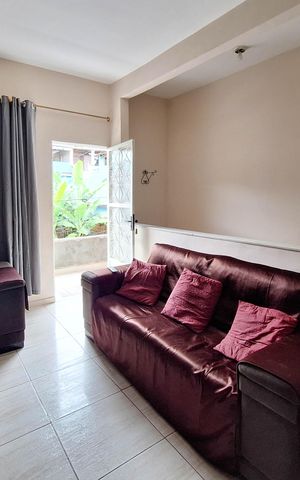 Casa à venda com 110m², 4 quartos e 4 vagas Casa à venda com 110m², 4 quartos e 4 vagasSala 2