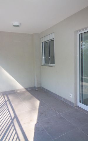 Apartamento para alugar com 108m², 4 quartos e 2 vagas Apartamento para alugar com 108m², 4 quartos e 2 vagasVaranda