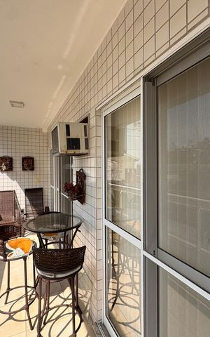 Apartamento à venda com 81m², 2 quartos e 2 vagas Apartamento à venda com 81m², 2 quartos e 2 vagasVaranda