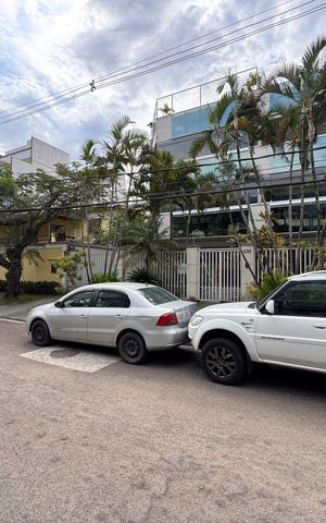 Apartamento à venda com 81m², 2 quartos e 2 vagas Apartamento à venda com 81m², 2 quartos e 2 vagasFachada