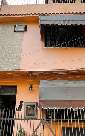 Casa à venda com 118m², 2 quartos e sem vaga Casa à venda com 118m², 2 quartos e sem vagaFachada da Casa