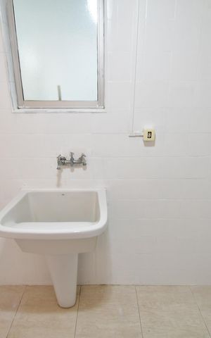 Apartamento à venda com 77m², 2 quartos e 1 vagaÁrea de Serviço