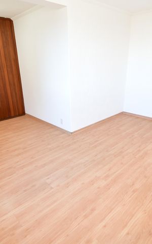 Apartamento à venda com 77m², 2 quartos e 1 vagaSala