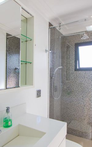 Apartamento à venda com 147m², 4 quartos e 2 vagas Apartamento à venda com 147m², 4 quartos e 2 vagasBanheiro social