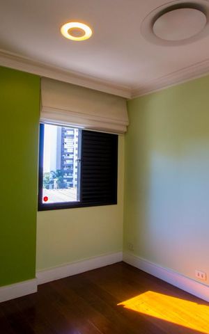 Apartamento à venda com 147m², 4 quartos e 2 vagas Apartamento à venda com 147m², 4 quartos e 2 vagasEscritório