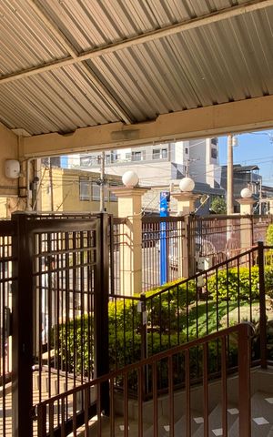 Apartamento à venda com 64m², 2 quartos e 1 vaga Apartamento à venda com 64m², 2 quartos e 1 vagaFachada e portaria