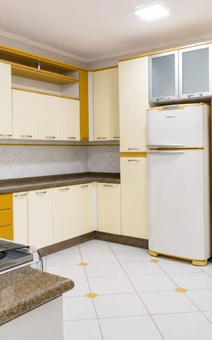 Casa de condomínio para alugar com 200m², 3 quartos e 2 vagas Casa de condomínio para alugar com 200m², 3 quartos e 2 vagasCozinha