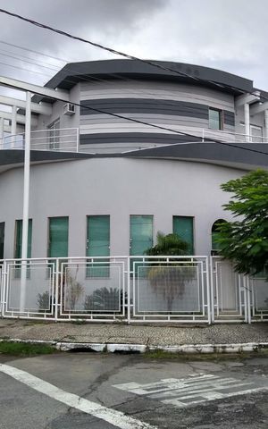 Casa de condomínio para alugar com 200m², 3 quartos e 2 vagas Casa de condomínio para alugar com 200m², 3 quartos e 2 vagasFachada