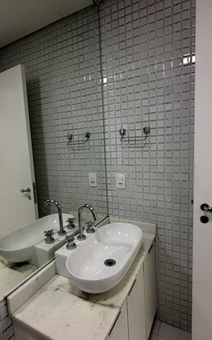 Apartamento para alugar com 70m², 2 quartos e 1 vaga Apartamento para alugar com 70m², 2 quartos e 1 vagaBanheiro da Suíte