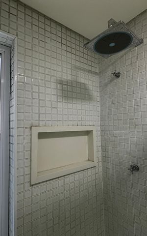 Apartamento para alugar com 70m², 2 quartos e 1 vaga Apartamento para alugar com 70m², 2 quartos e 1 vagaBanheiro da Suíte
