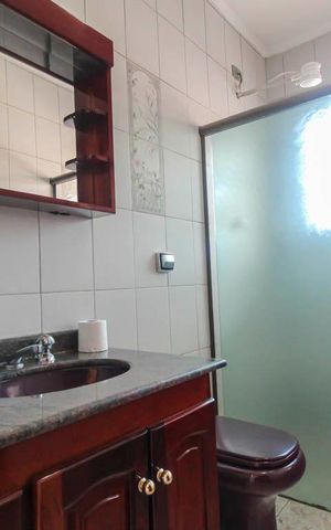 Casa à venda com 375m², 4 quartos e 4 vagas Casa à venda com 375m², 4 quartos e 4 vagasBanheiro 1