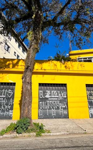 Casa à venda com 200m², 3 quartos e 6 vagasGaragem