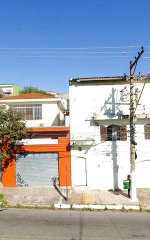 Casa à venda com 200m², 3 quartos e 6 vagasVista