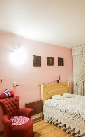 Casa à venda com 200m², 3 quartos e 6 vagasQuarto Suíte