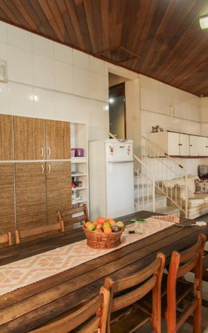 Casa à venda com 200m², 3 quartos e 6 vagasCozinha