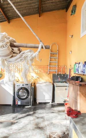 Casa à venda com 200m², 3 quartos e 6 vagasÁrea de Serviço
