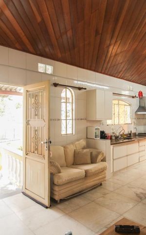 Casa à venda com 200m², 3 quartos e 6 vagasSala
