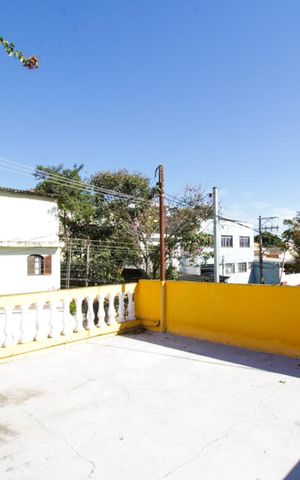 Casa à venda com 200m², 3 quartos e 6 vagasTerraço