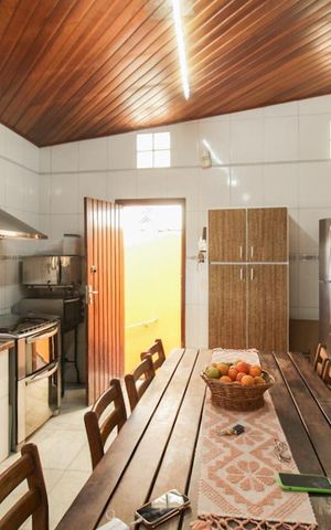 Casa à venda com 200m², 3 quartos e 6 vagasCozinha
