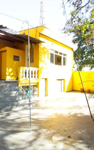 Casa à venda com 200m², 3 quartos e 6 vagasQuintal