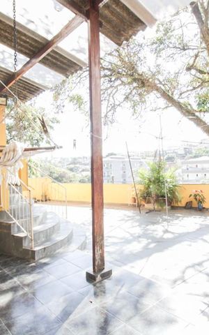 Casa à venda com 200m², 3 quartos e 6 vagasQuintal