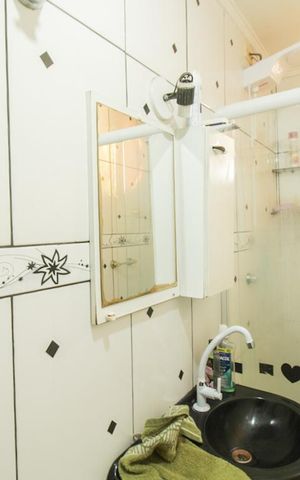 Casa à venda com 200m², 3 quartos e 6 vagasBanheiro