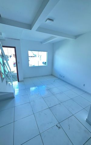 Casa para alugar com 64m², 2 quartos e 2 vagas Casa para alugar com 64m², 2 quartos e 2 vagasSala