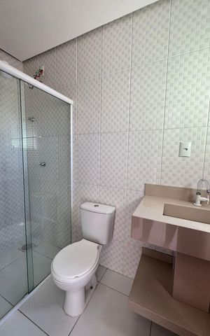 Casa para alugar com 64m², 2 quartos e 2 vagas Casa para alugar com 64m², 2 quartos e 2 vagasBanheiro social