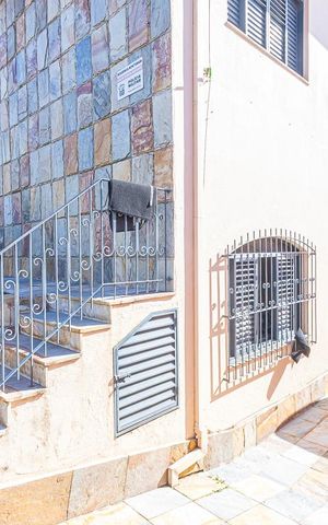 Casa à venda com 378m², 5 quartos e 6 vagas Casa à venda com 378m², 5 quartos e 6 vagasgaragem