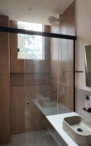 Casa de condomínio para alugar com 90m², 3 quartos e 2 vagas Casa de condomínio para alugar com 90m², 3 quartos e 2 vagasBanheiro da Suíte 2