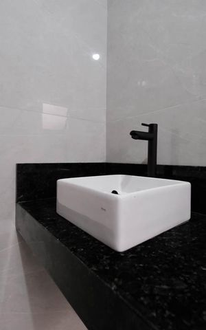 Casa à venda com 110m², 3 quartos e 2 vagasBanheiro