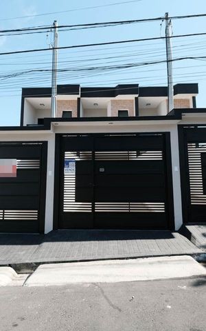 Casa à venda com 110m², 3 quartos e 2 vagasFachada