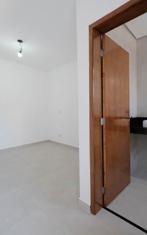 Casa à venda com 110m², 3 quartos e 2 vagasSuíte