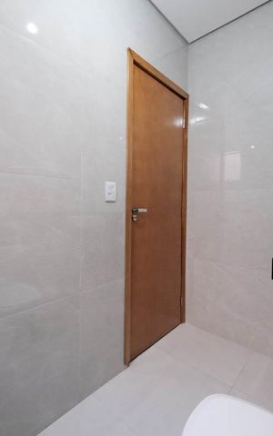 Casa à venda com 110m², 3 quartos e 2 vagasBanheiro