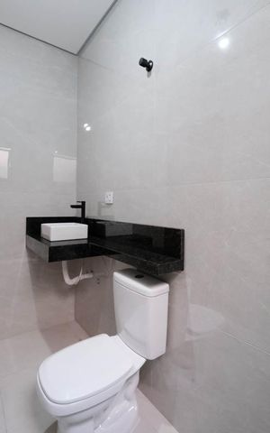 Casa à venda com 110m², 3 quartos e 2 vagasBanheiro