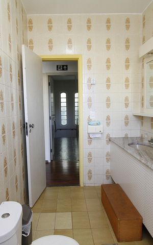 Casa à venda com 264m², 4 quartos e 4 vagasBanheiro Social