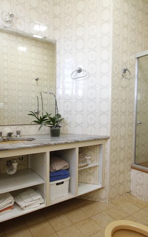 Casa à venda com 264m², 4 quartos e 4 vagasBanheiro do Quarto 1