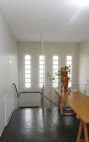 Casa à venda com 264m², 4 quartos e 4 vagasEscada