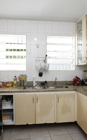 Casa à venda com 264m², 4 quartos e 4 vagasCozinha