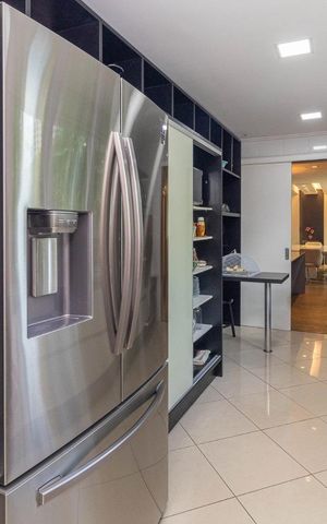 Apartamento para alugar com 312m², 3 quartos e 3 vagas Apartamento para alugar com 312m², 3 quartos e 3 vagasCozinha